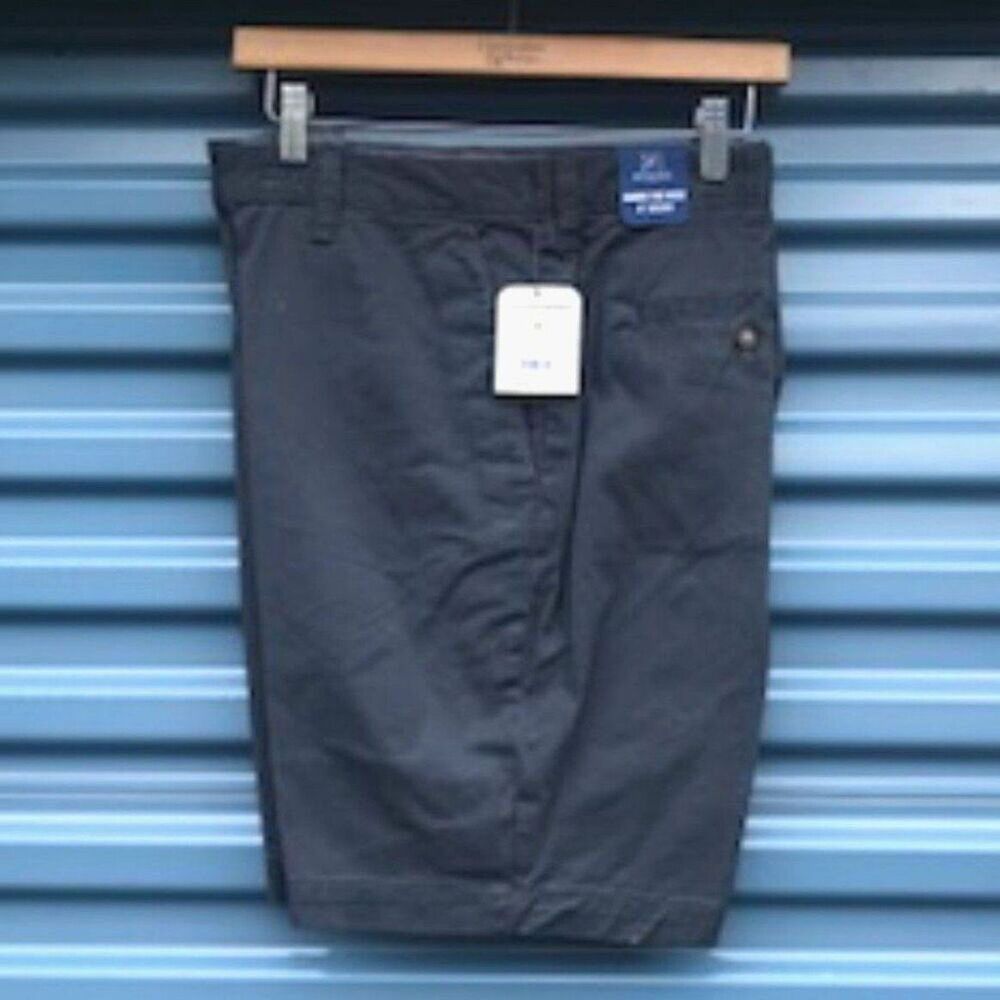 Above the Knee . Size: 40 . Casual or ........... Work Shorts . New w/ Tags